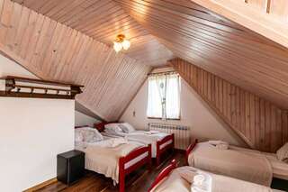 Отели типа «постель и завтрак» Gronik Groń Четырехместный номер с балконом-5