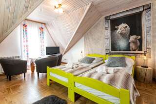 Отели типа «постель и завтрак» Gronik Groń Трехместный номер с балконом-6
