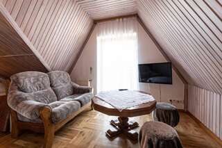 Отели типа «постель и завтрак» Gronik Groń Четырехместный номер с балконом-5