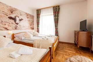 Отели типа «постель и завтрак» Gronik Groń Трехместный номер с балконом-3